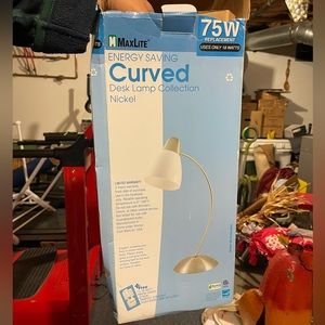 Curved desk lamp